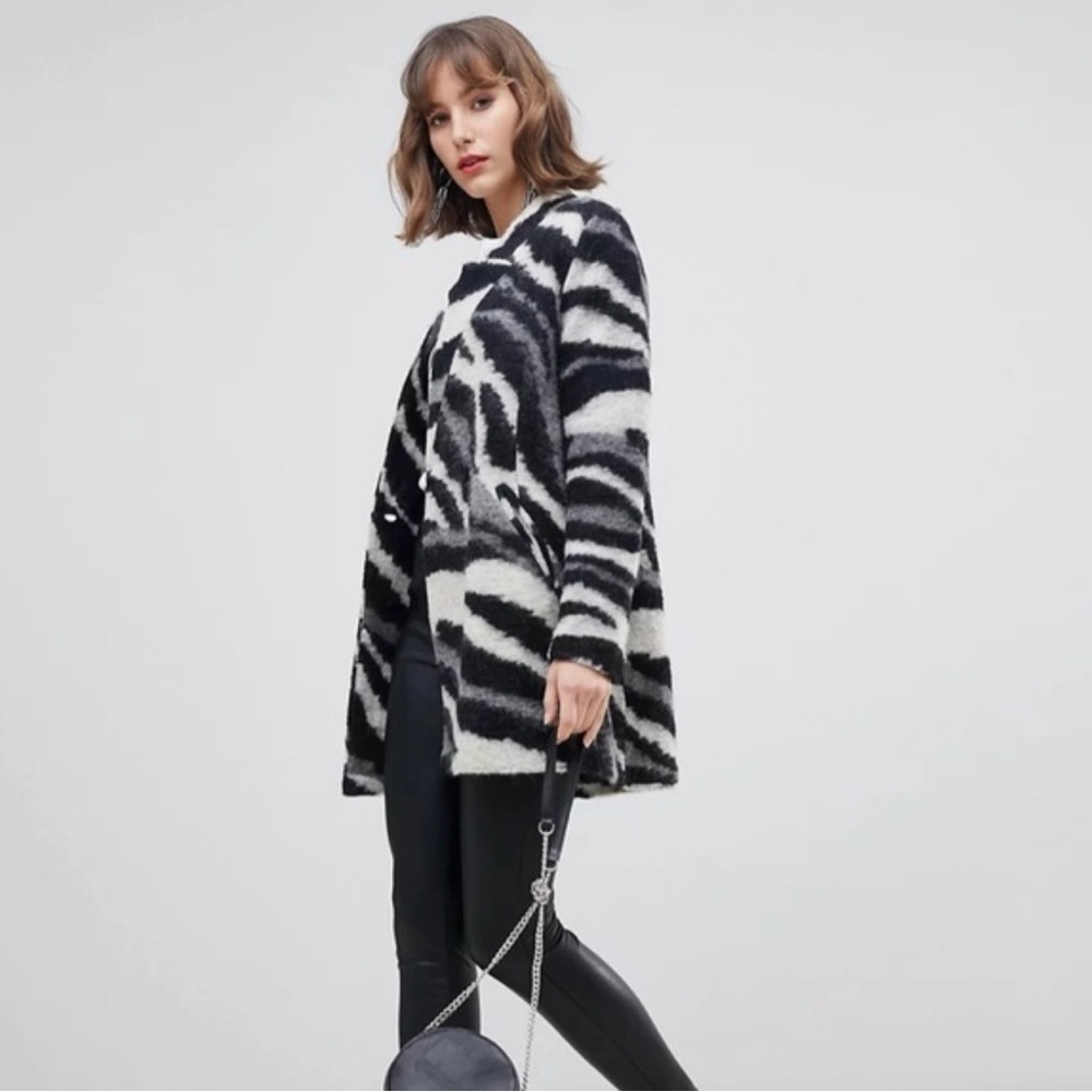 Stradivarius Zebra Print Jacket-Size L - image 1